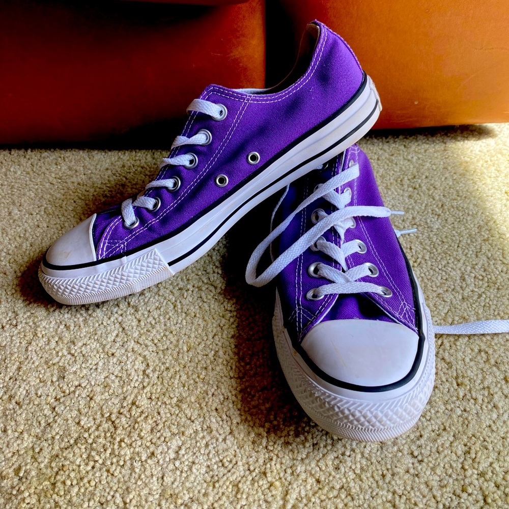 Women’s 8.5 Purple Converse. Almost new.